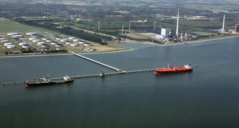 川普暫停瓊斯法案60天  因應荷姆茲危機穩油價