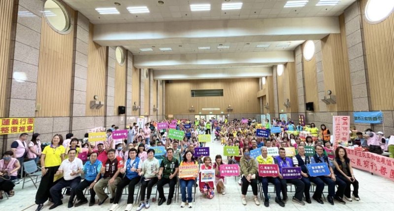 鳳甲有愛送暖端午 鳳甲關懷協會號召各界攜手助弱勢