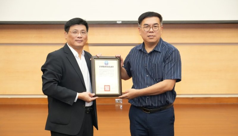 環境部長彭啓明分享「AI治理」實務經驗 澎縣府借鏡AI All In提升治理效能