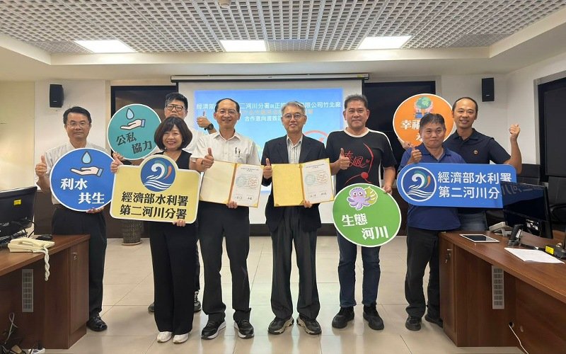 公私協力打造綠色廊道！二河分署攜手正隆公司     認養鳳山溪鳳岡堤防
