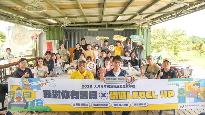 農業也能很科技  高雄青年下田體驗智慧農機 