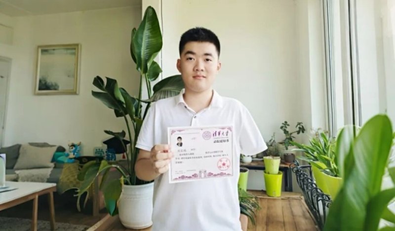 獨臂少年憑數學實力考入清華　劉宸瑞：命運給什麼題就答什麼題