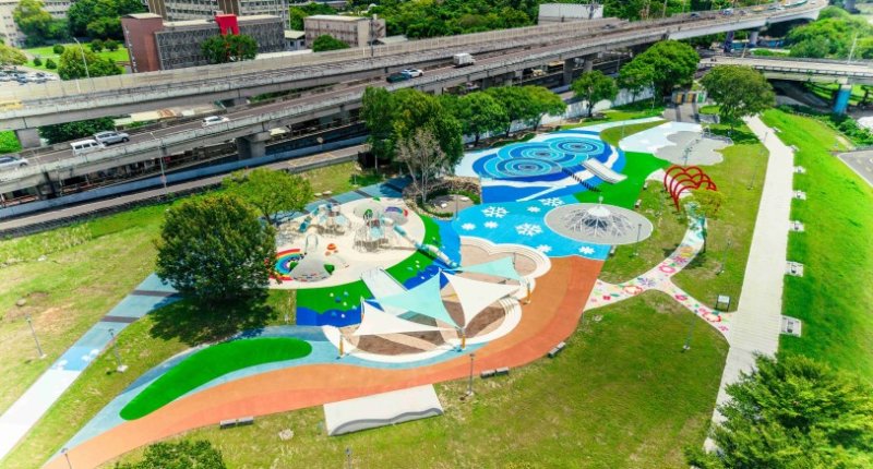 白天放電、夜晚浪漫！北市古亭河濱兒童遊戲場全新完工