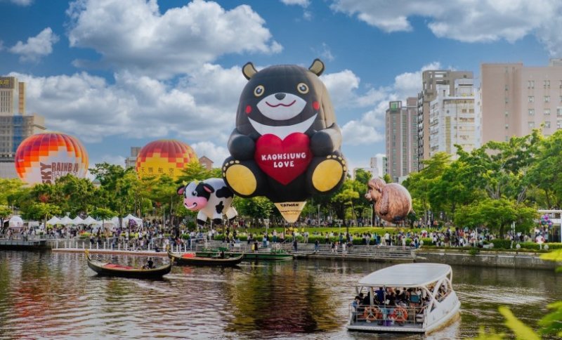 秋季期間限定！「2026高雄愛‧月熱氣球」9/16開放搶票！月世界、愛河雙主場  俯瞰高雄美景