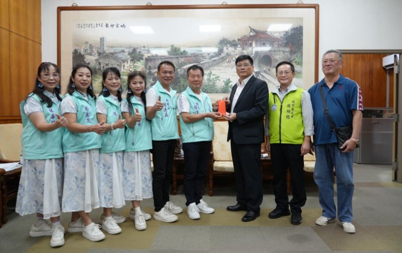 一代嘉人公益團隊攜手龍門觀音宮慈善會  13萬元善款挹注澎湖實物銀行