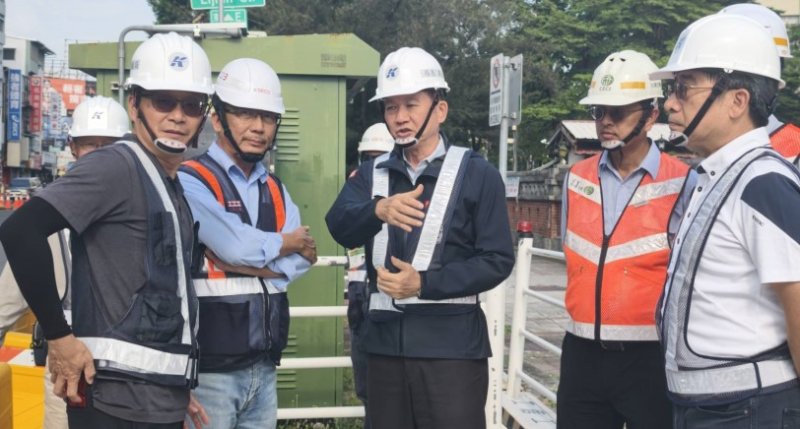 中秋連假前夕　捷運黃線工地安全不打烊  局長視察Y8高雄高工站  感謝第一線團隊連假堅守崗位