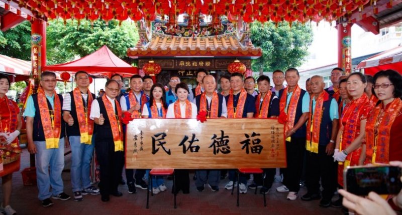 奔走20餘年終圓夢！ 烏日朥(月胥)福德廟迎回廟地　盧秀燕贈匾「福德佑民」感謝守護地方