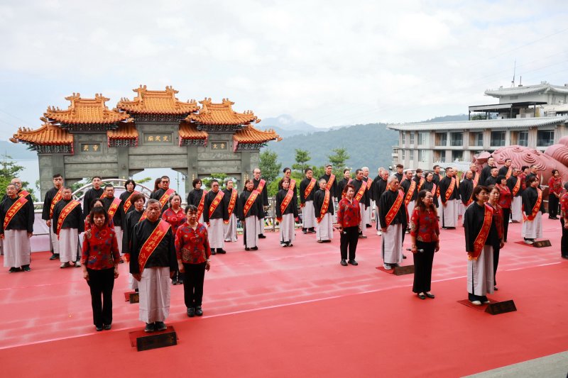 日月潭文武廟祭孔大典隆重登場　許淑華縣長循古禮祭孔並見證公益捐贈