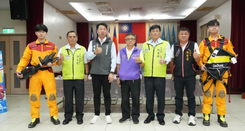 臺中圓緣園慈善協會跨海送暖  捐贈消防救助器材提升澎湖救災量能